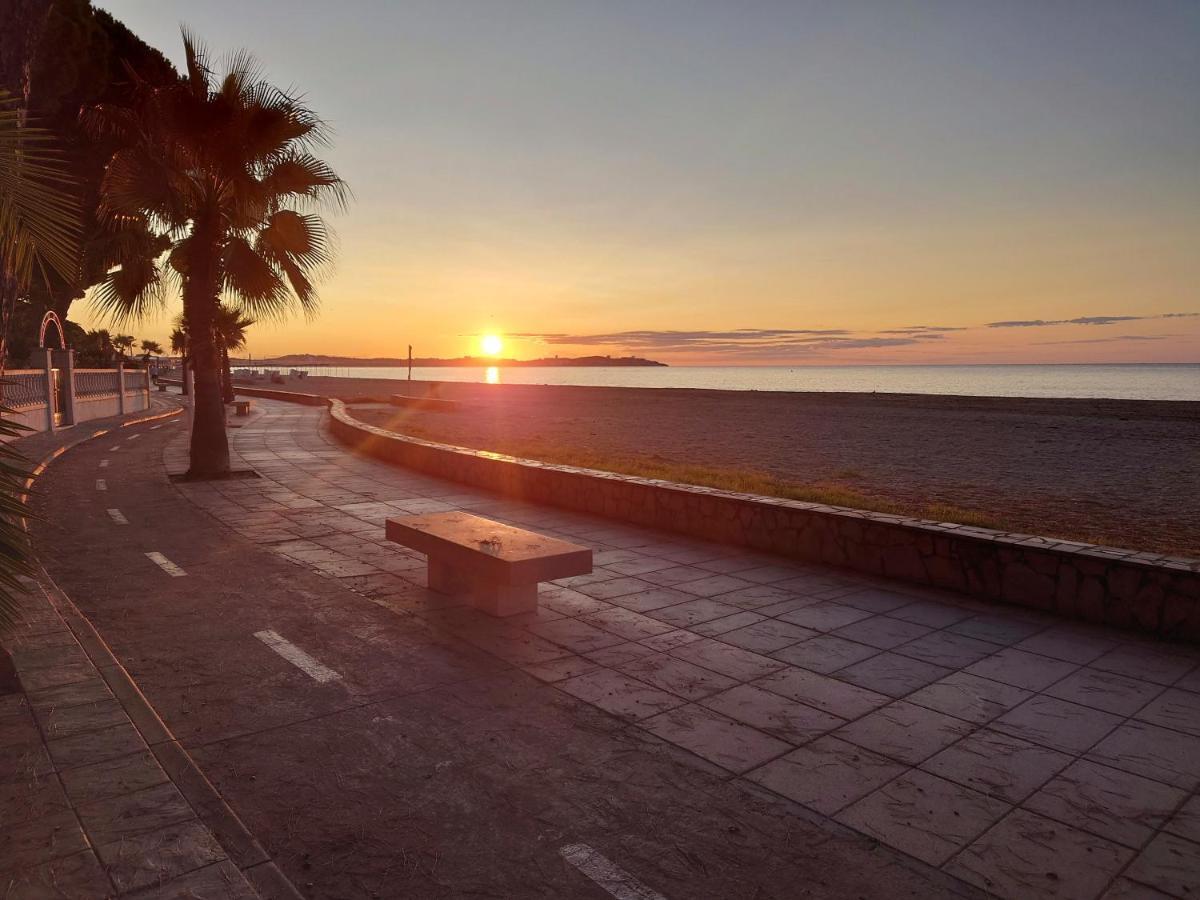 Primera Linia De Mar, Zona Tranquila Appartement Cambrils Buitenkant foto