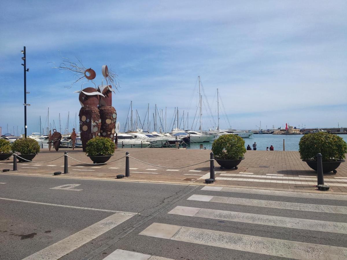 Primera Linia De Mar, Zona Tranquila Appartement Cambrils Buitenkant foto